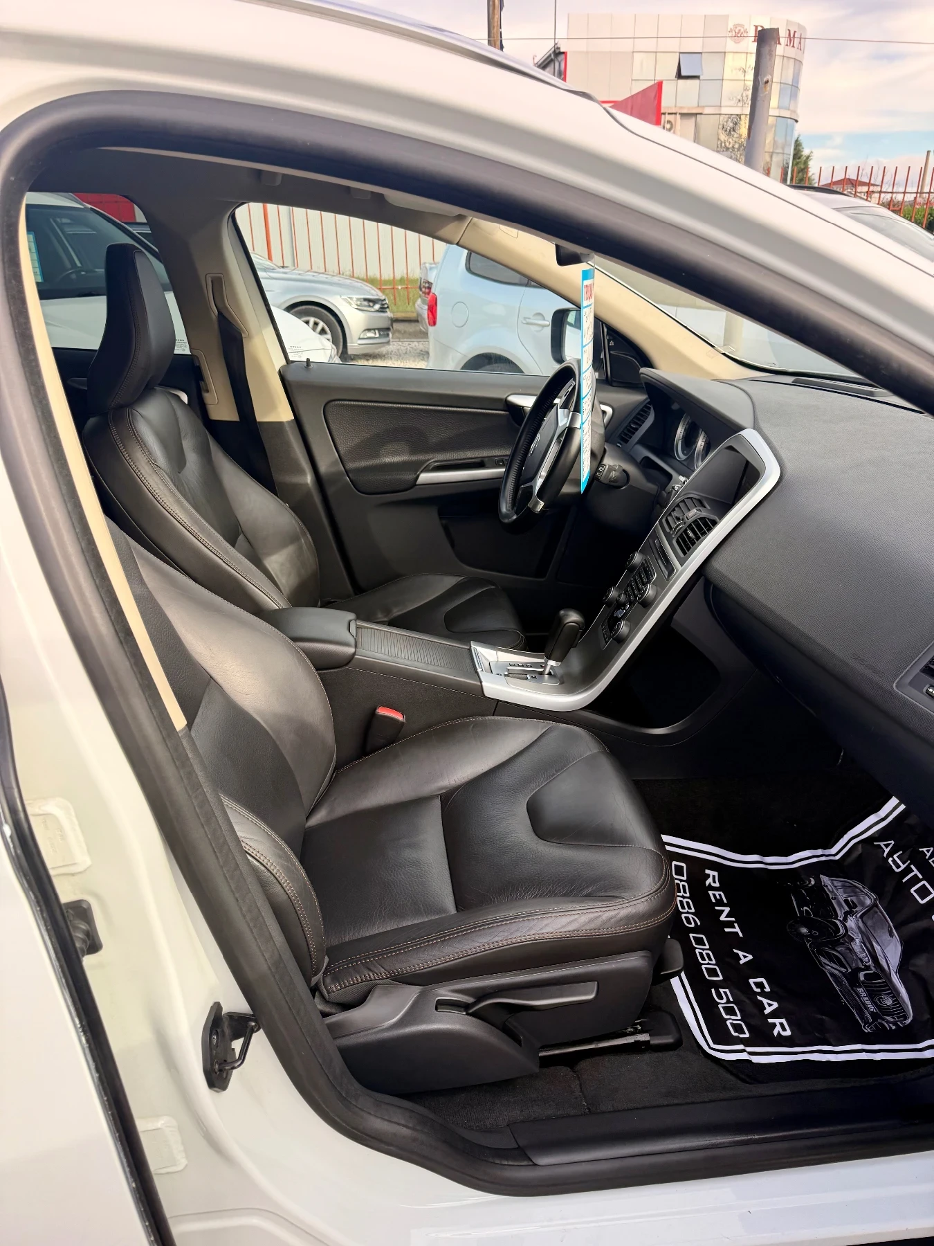 Volvo XC60 Дистроник* Фул екстри* Топ* Реална* Бартер* 4х4*  - изображение 5