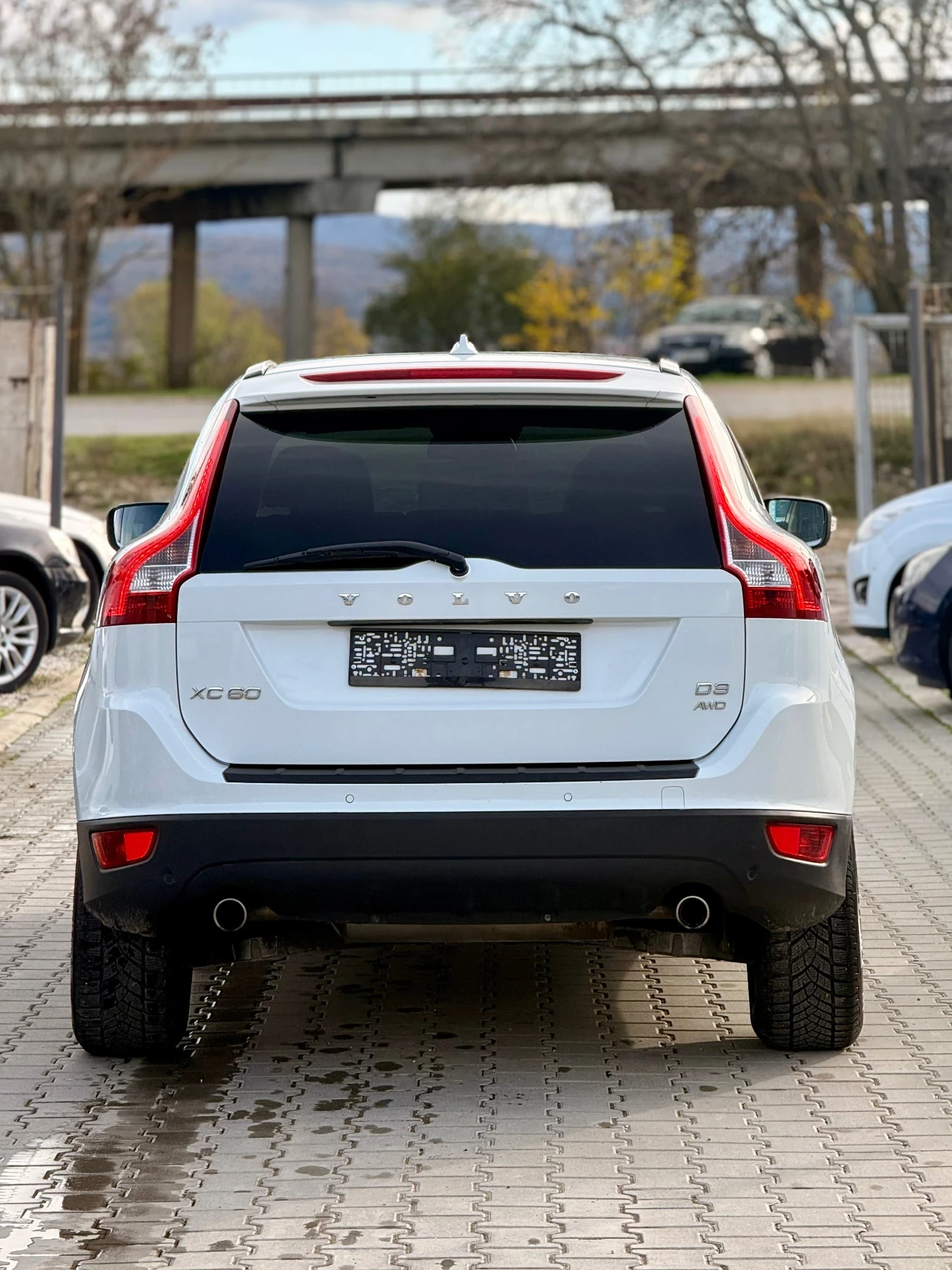 Volvo XC60 Дистроник* Фул екстри* Топ* Реална* Бартер* 4х4*  - изображение 8