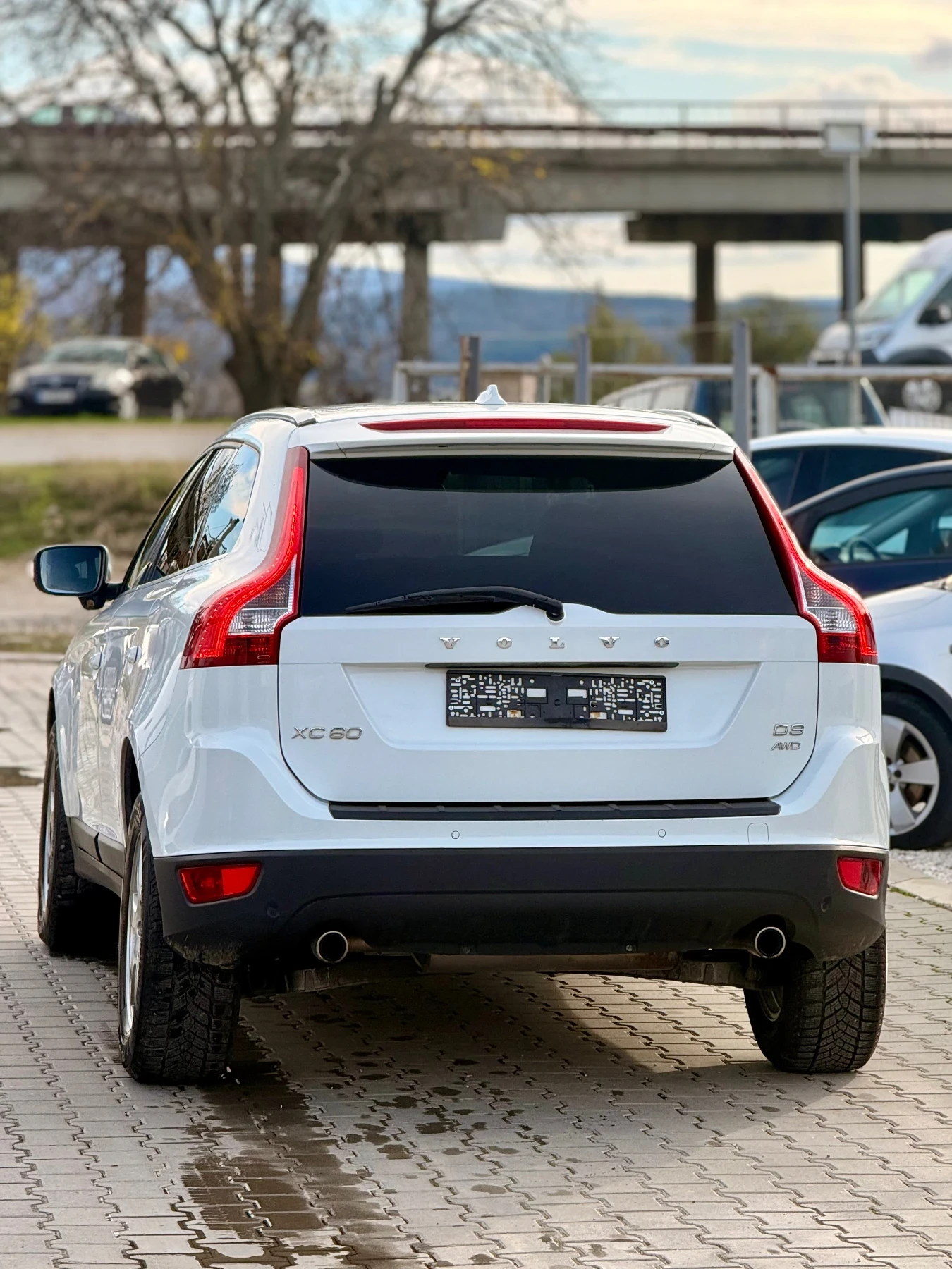 Volvo XC60 Дистроник* Фул екстри* Топ* Реална* Бартер* 4х4*  - изображение 9