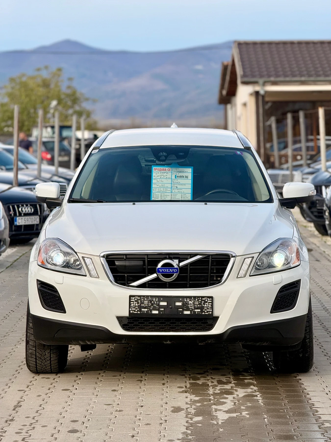 Volvo XC60 Дистроник* Фул екстри* Топ* Реална* Бартер* 4х4*  - изображение 2