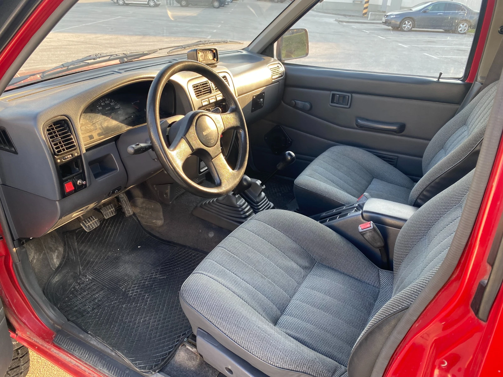 Nissan Navara 2.5d, снимка 6 - Автомобили и джипове - 53864351