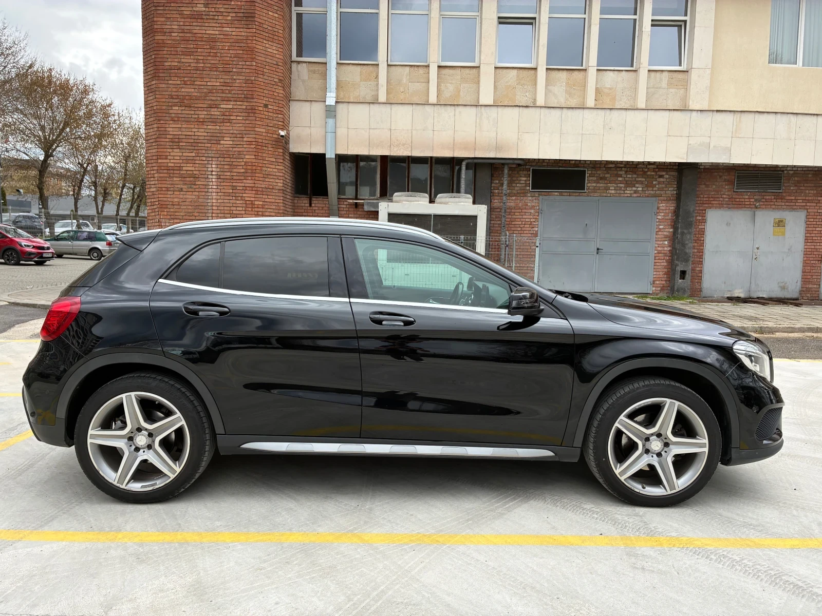 Mercedes-Benz GLA 220 4MATIC 7G-DCT/AMG | Mobile.bg � ����������� 4