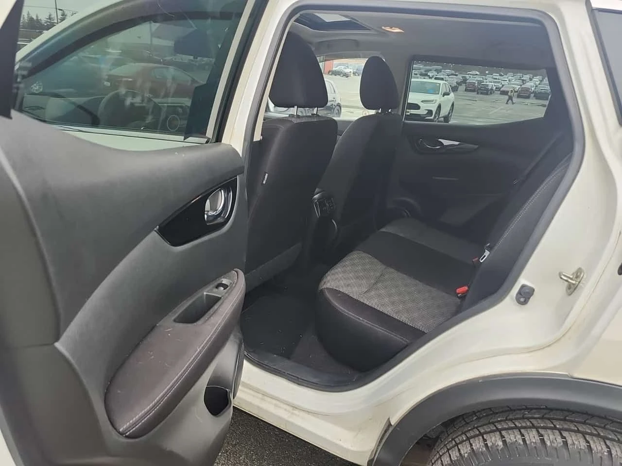 Nissan Qashqai PANORAMA| 2 �����| CARFAX | Mobile.bg � ����������� 11