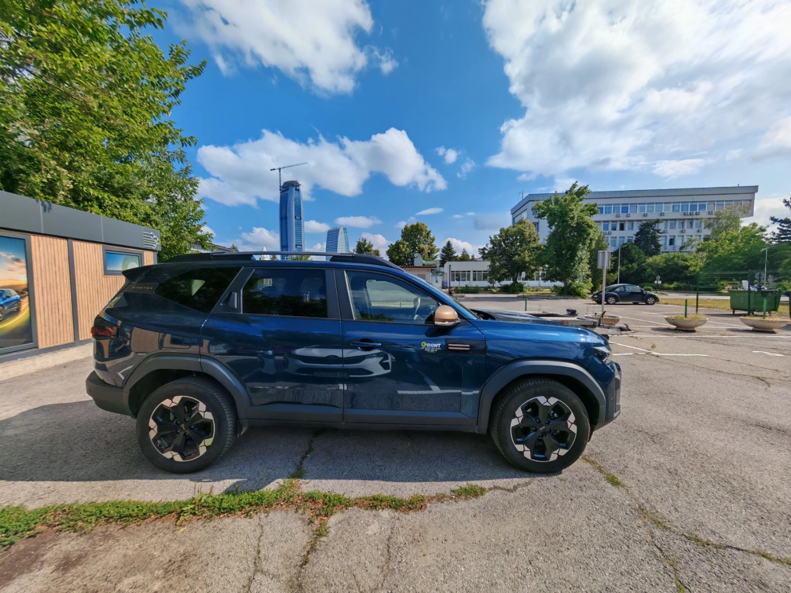Dacia Bigster 1900Eвро за получаване, 1.2TCe 4x4 Extreme, снимка 4 - Автомобили и джипове - 55215762