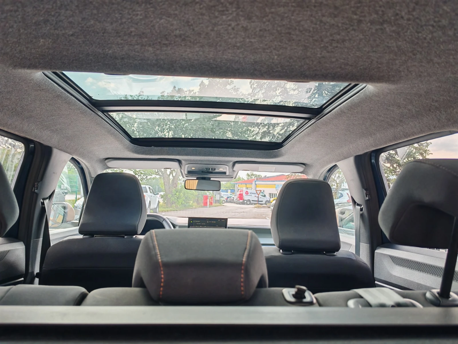 Dacia Bigster 1900Eвро за получаване, 1.2TCe 4x4 Extreme, снимка 13 - Автомобили и джипове - 55215762