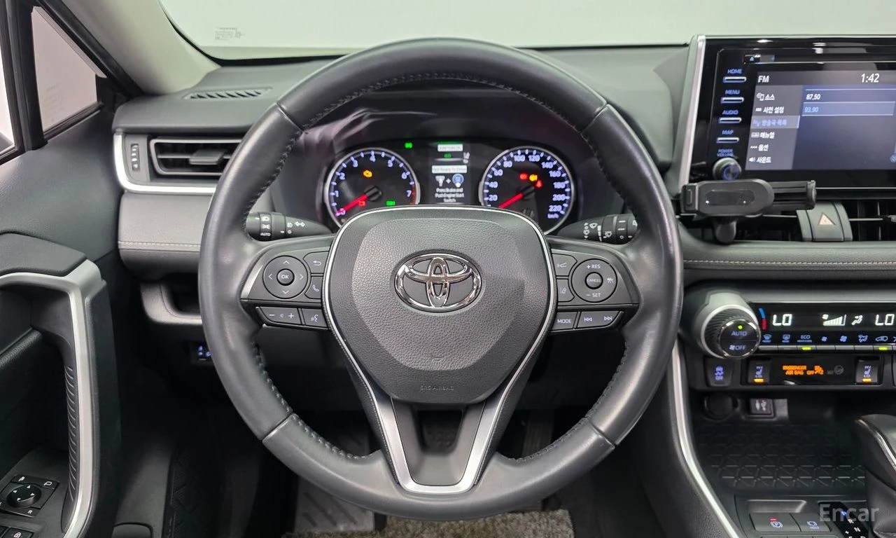 Toyota Rav4 ПОДГРЕВИ * ПАНО * KEYLESS * ОПЦИЯ ЗА ФИНАНСИРАНЕ, снимка 14 - Автомобили и джипове - 55276878