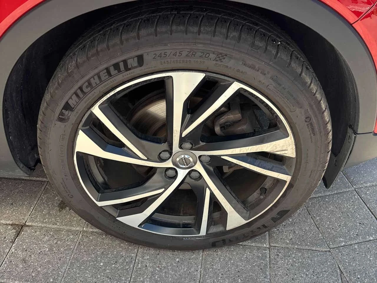 Volvo XC40 R Design/CARFAX/ЛЕНТИ/ОТ ПРЕДСТАВИТЕЛСТВО, снимка 7 - Автомобили и джипове - 55336037