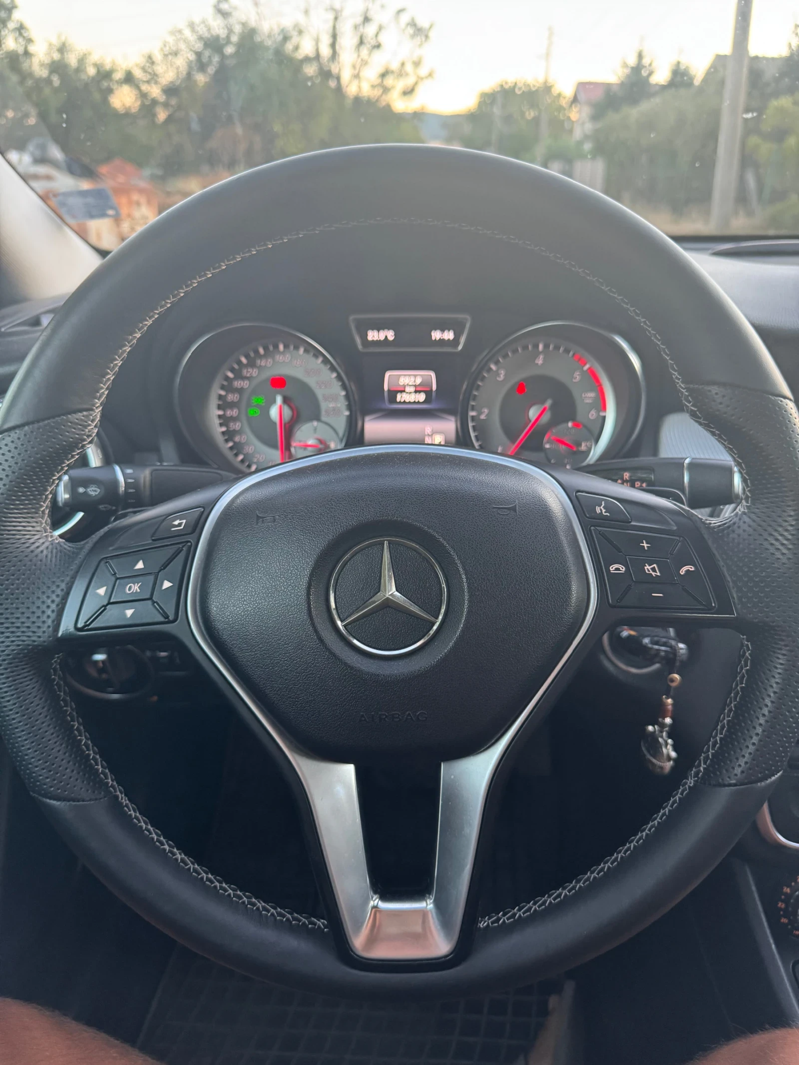 Mercedes-Benz GLA 200 CDI 4MATIC 136к.c., снимка 6 - Автомобили и джипове - 56087046