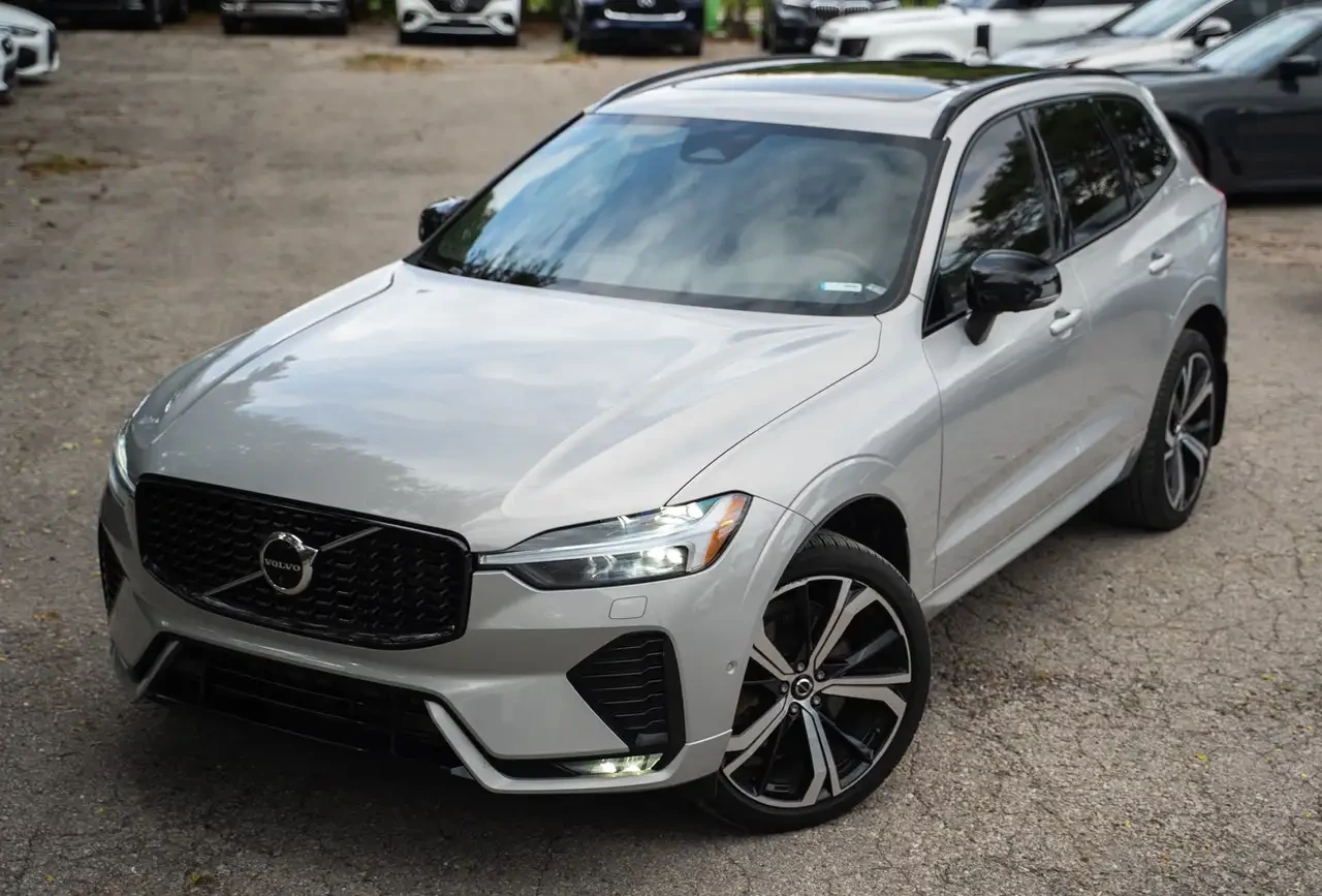 Volvo XC60 R-Design| NoAccident| B&W| ACC| 360| HUD| LDA| Hea | Mobile.bg � ����������� 3