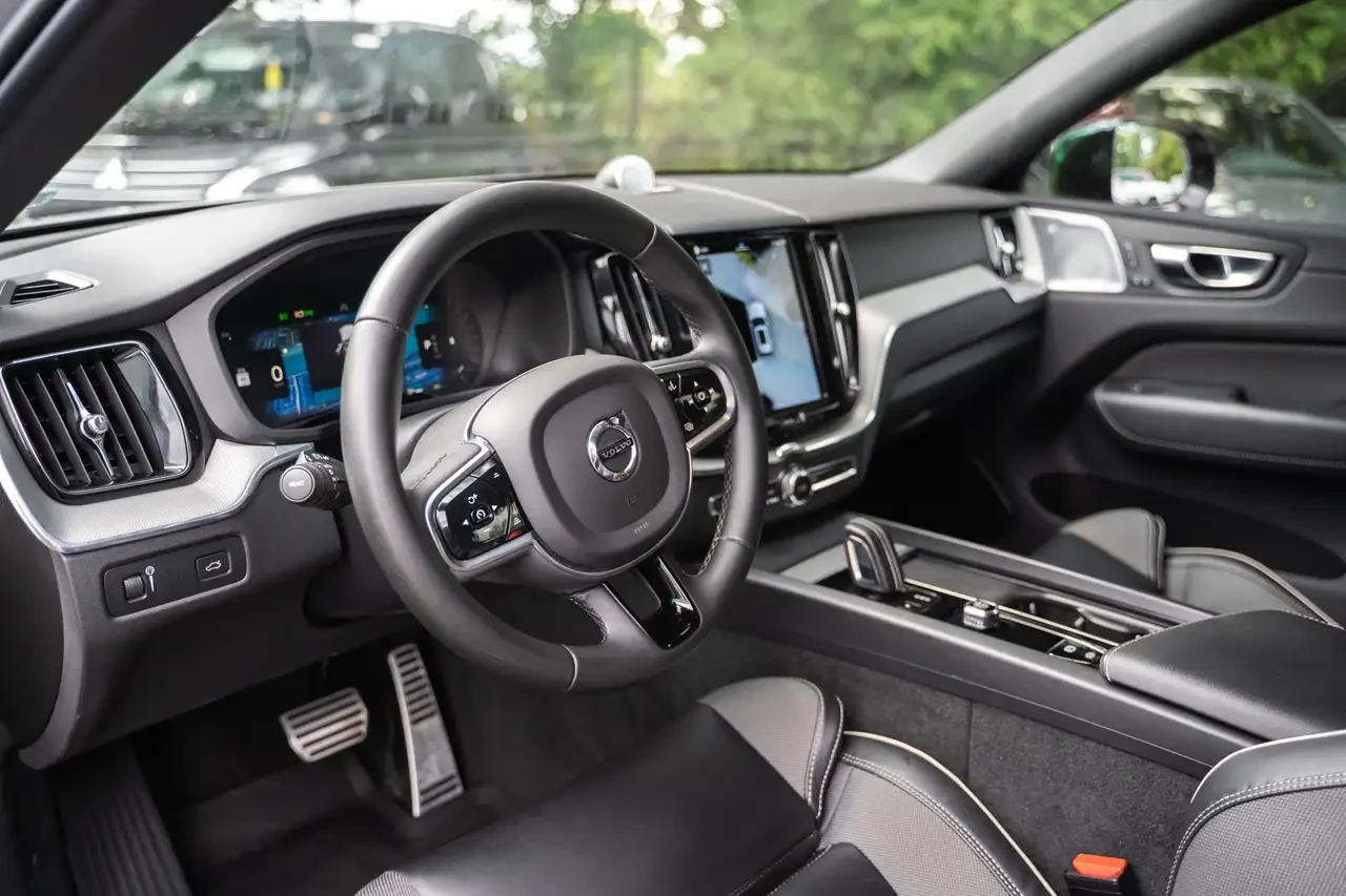 Volvo XC60 R-Design| NoAccident| B&W| ACC| 360| HUD| LDA| Hea | Mobile.bg � ����������� 9