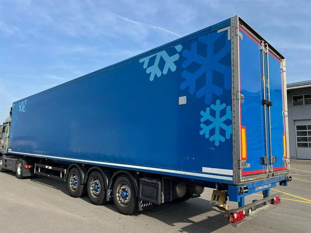 Полуремарке Други 3/E Carrier Vector 1850 MT Bi-Temp, снимка 4 - Ремаркета - 54045022