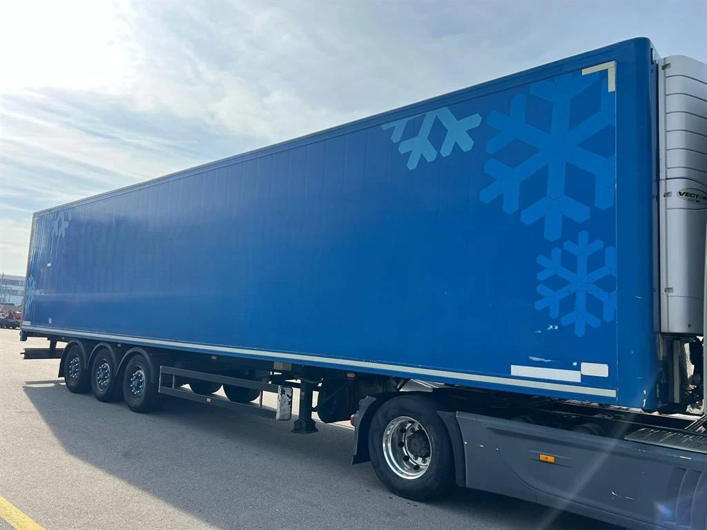 Полуремарке Други 3/E Carrier Vector 1850 MT Bi-Temp