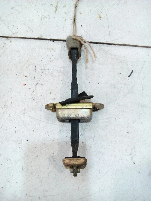 Огратичителна панта врата предна лява Мицубиши Спейс Стар