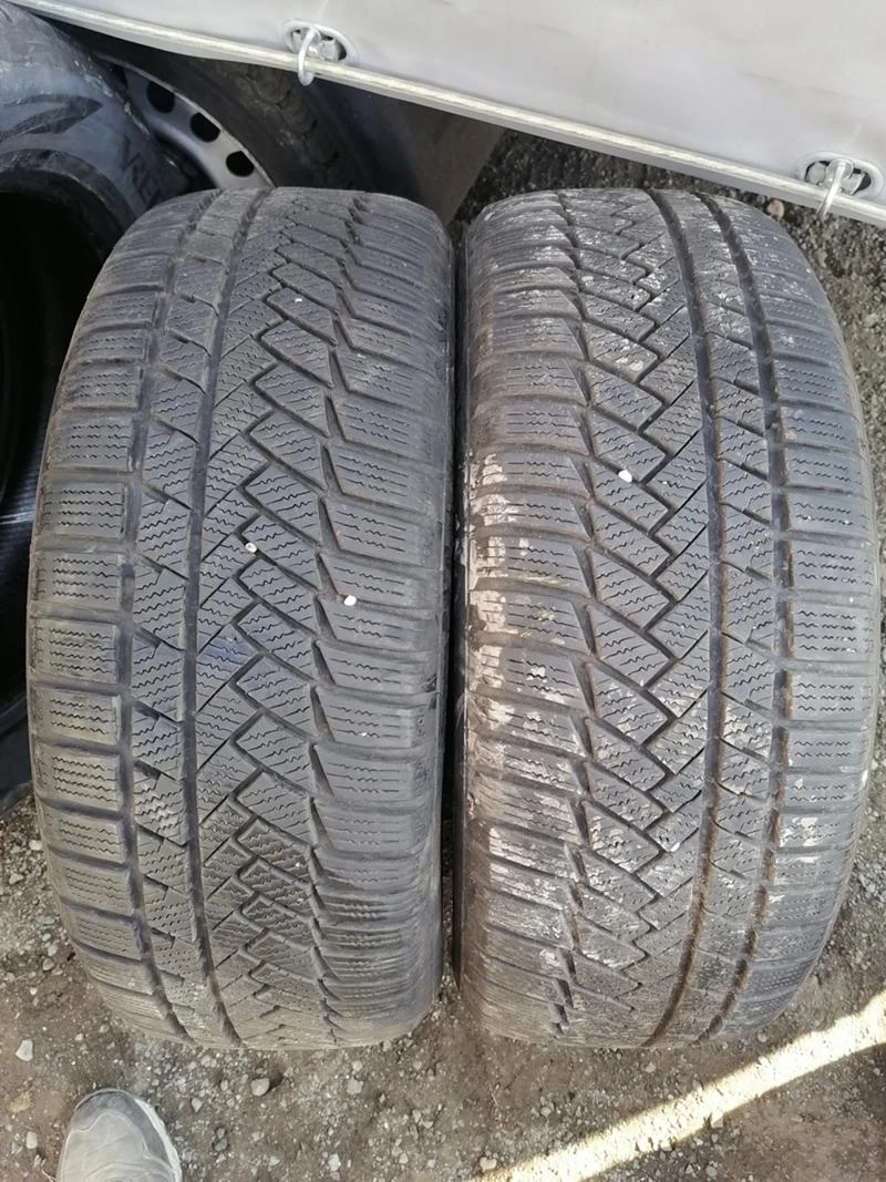 Гуми Зимни 225/55R17, снимка 1 - Гуми и джанти - 32079542