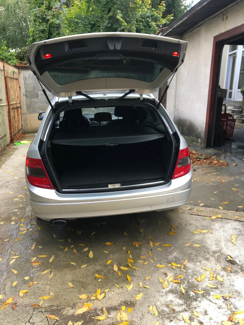 Mercedes-Benz C 220 Elegance, снимка 7 - Автомобили и джипове - 47560236