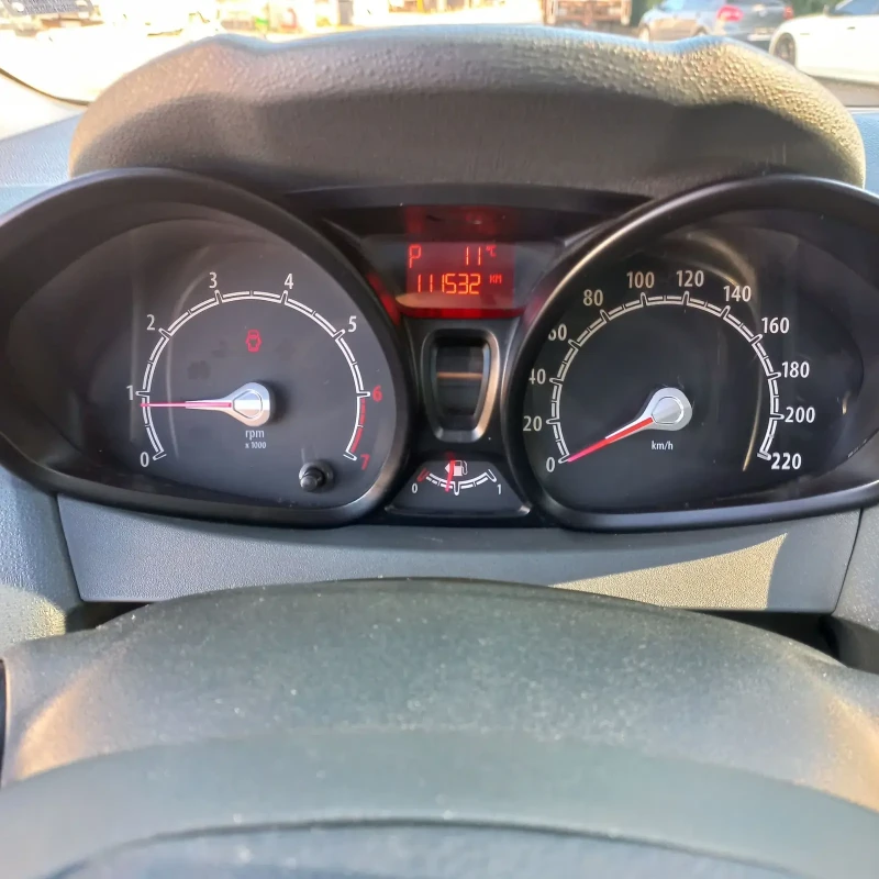 Ford Fiesta Fiesta 1.4//100kc//Автомат, снимка 17 - Автомобили и джипове - 48403928