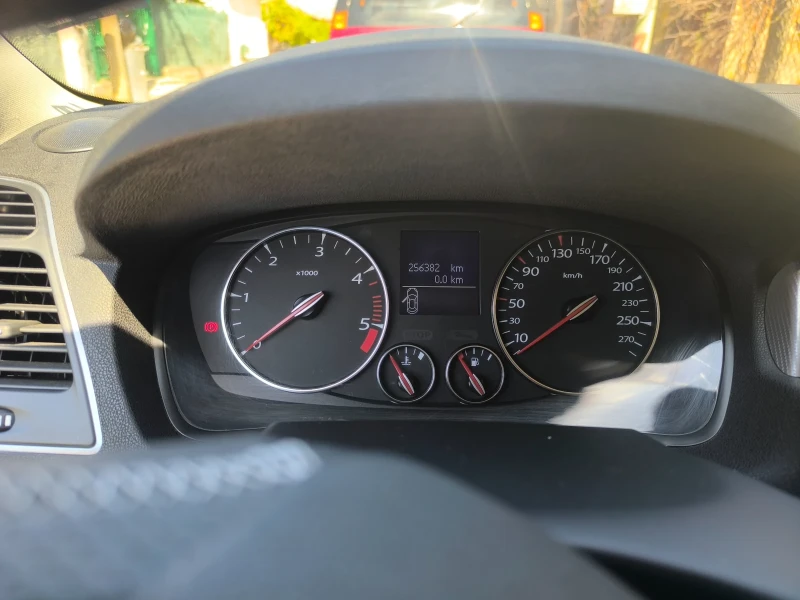 Renault Laguna 3-то поколение 2.0dci 173кс. /ЕВРО 5/АВТОМАТ/ НАВИ, снимка 5 - Автомобили и джипове - 52411470