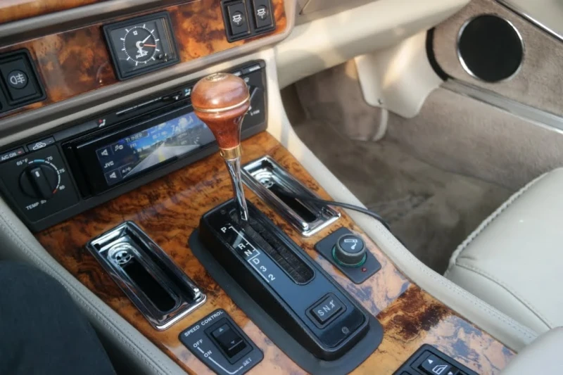 Jaguar Xjs CONVERTIBLE , снимка 13 - Автомобили и джипове - 52137280