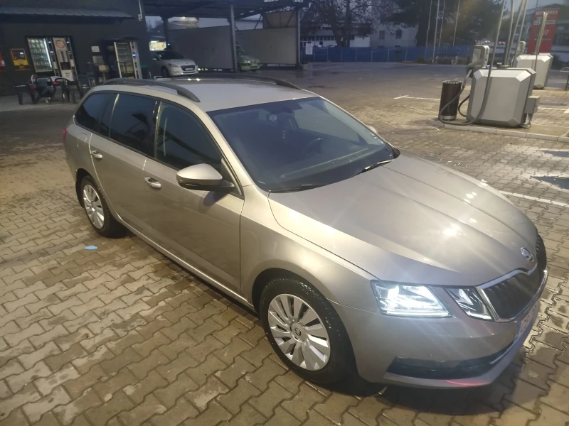 Skoda Octavia, снимка 9 - Автомобили и джипове - 52804550