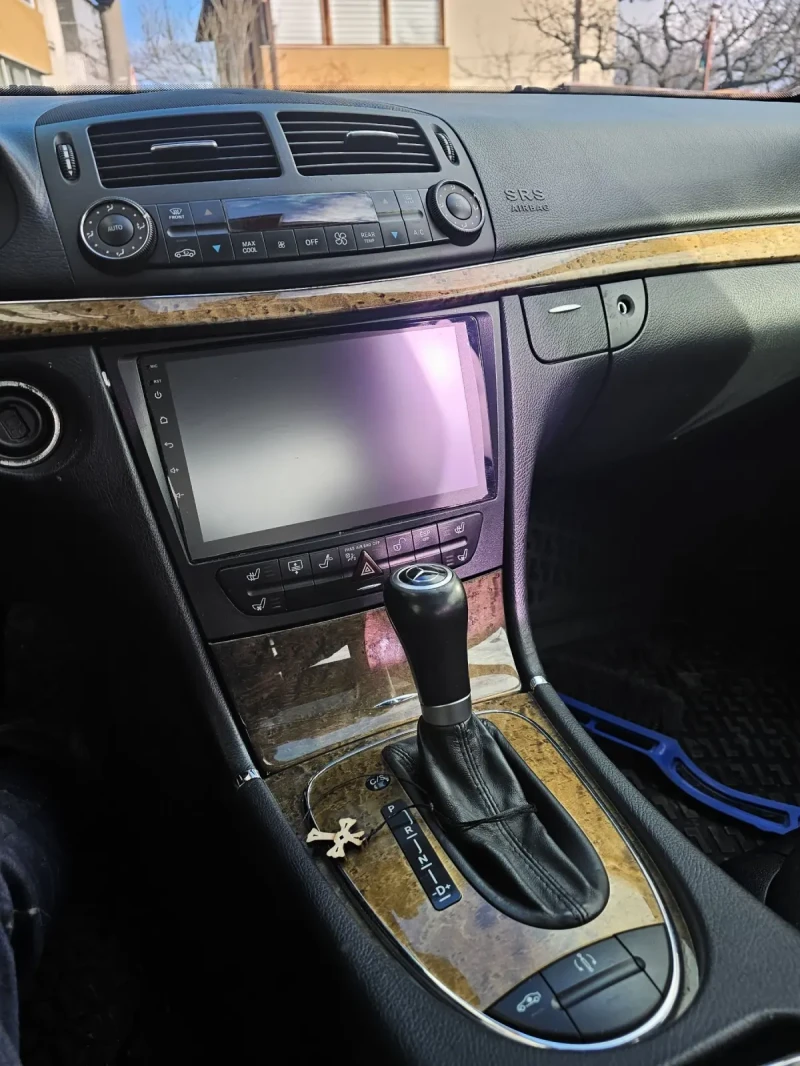 Mercedes-Benz E 500, снимка 6 - Автомобили и джипове - 53047674