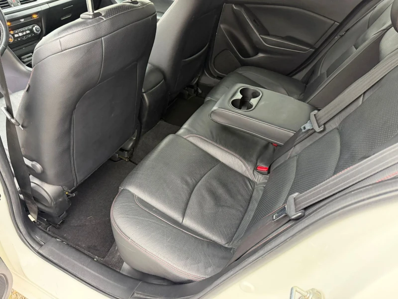 Mazda 3 2.0 SKYAKTIV - EXECUTIVE , снимка 11 - Автомобили и джипове - 53275369