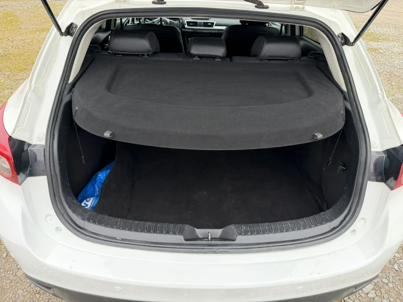 Mazda 3 2.0 SKYAKTIV - EXECUTIVE , снимка 14 - Автомобили и джипове - 53275369