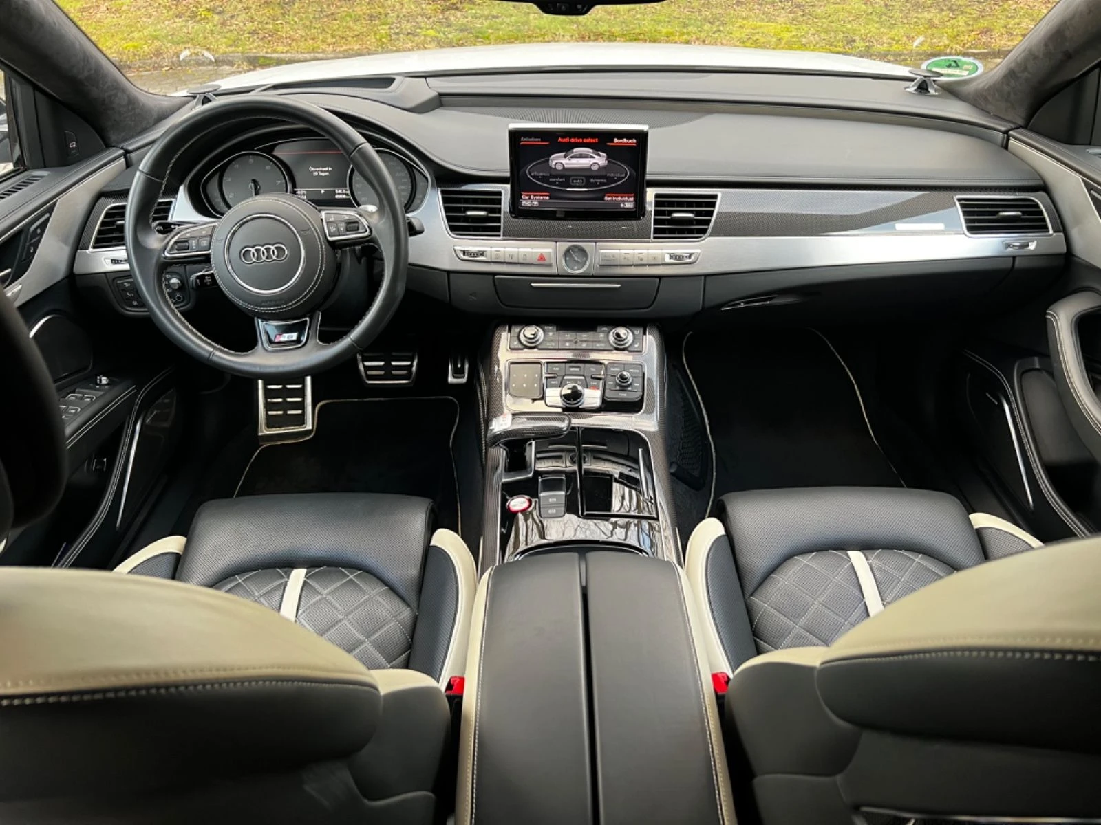 Audi S8 PLUS/4.0TFSI/605HP/V8/QUATTRO/XENON/CAM/AMBI/339v - изображение 10