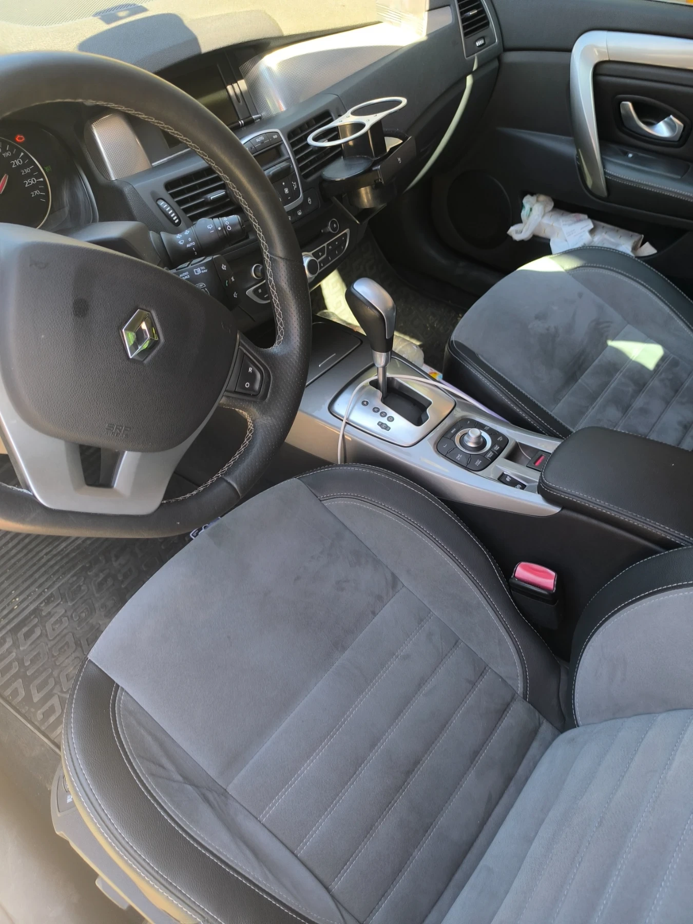 Renault Laguna 3-то поколение 2.0dci 173кс. /ЕВРО 5/АВТОМАТ/ НАВИ - изображение 8