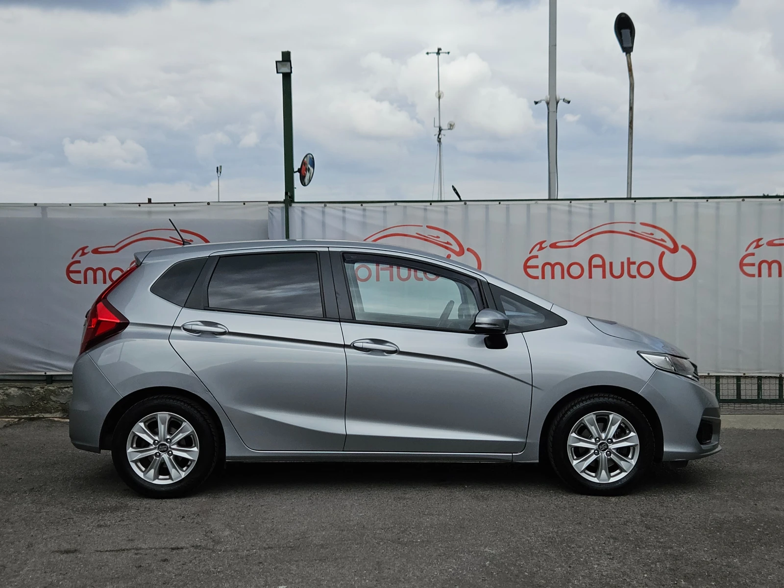 Honda Jazz 1.3i-VTEC/Trend AT/LED/ACC/БЛУТУТ/ОБСЛУЖЕНА/EURO6B | Mobile.bg — изображение 2