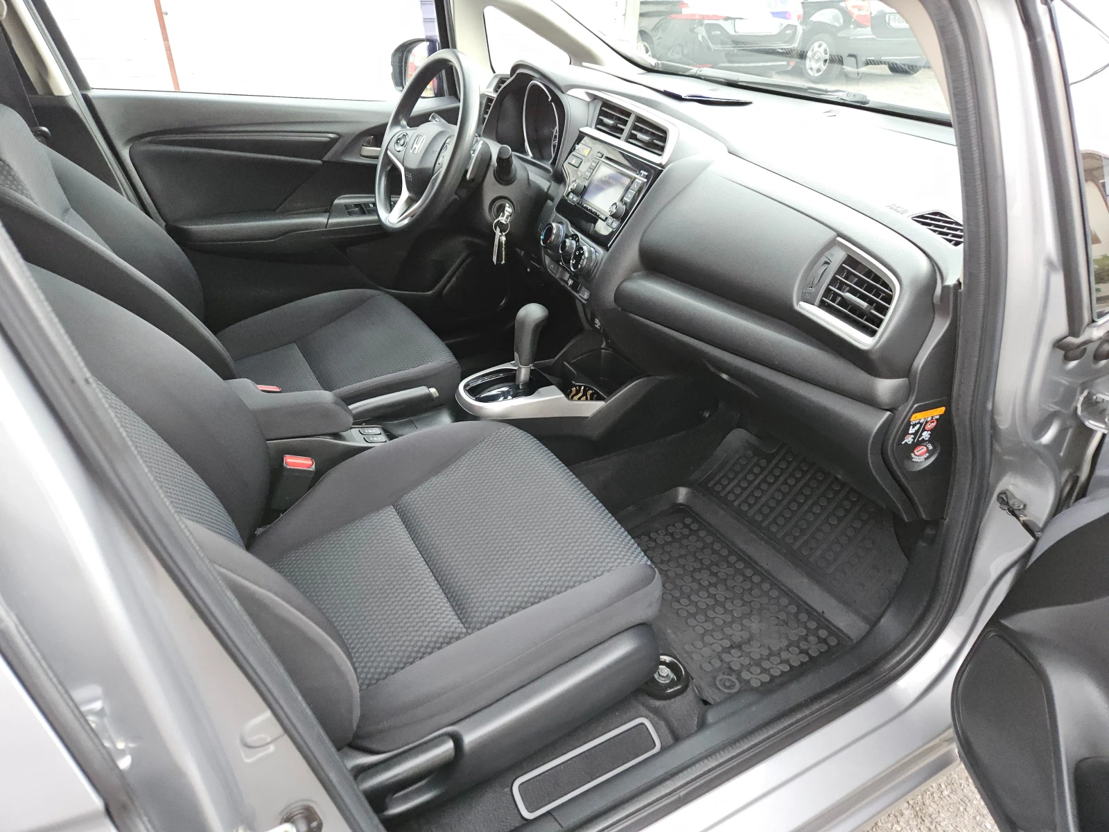 Honda Jazz 1.3i-VTEC/Trend AT/LED/ACC/БЛУТУТ/ОБСЛУЖЕНА/EURO6B | Mobile.bg — изображение 15