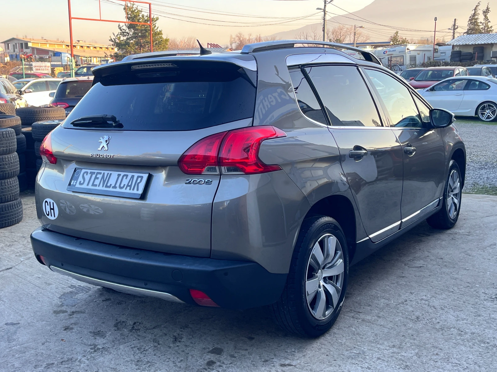 Peugeot 2008 1.6i AВТОМАТИК Allure Edition, снимка 6 - Автомобили и джипове - 53819549