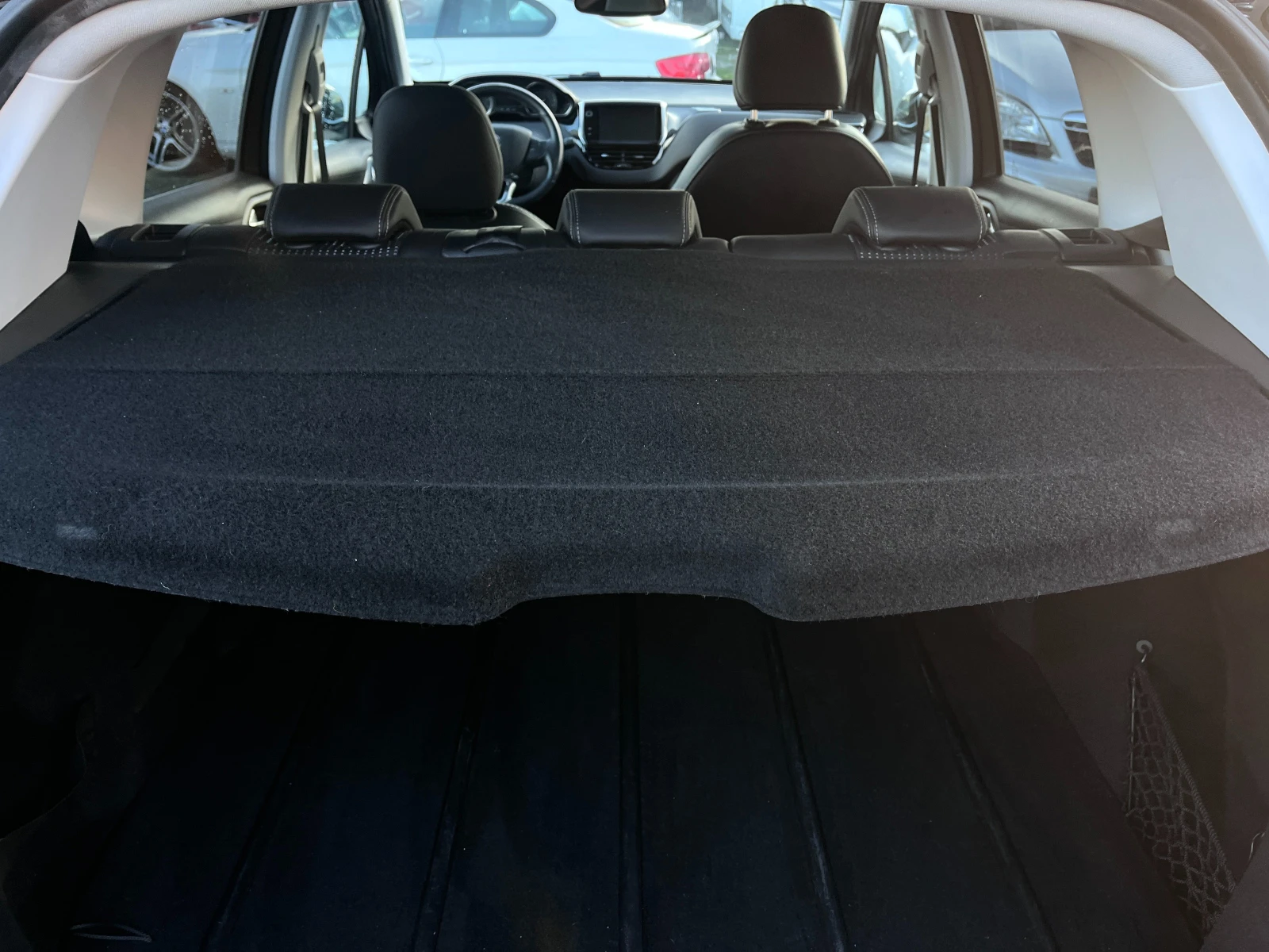 Peugeot 2008 1.6i AВТОМАТИК Allure Edition, снимка 12 - Автомобили и джипове - 53819549