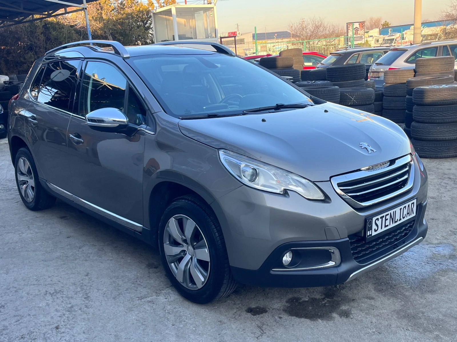 Peugeot 2008 1.6i AВТОМАТИК Allure Edition, снимка 5 - Автомобили и джипове - 53819549