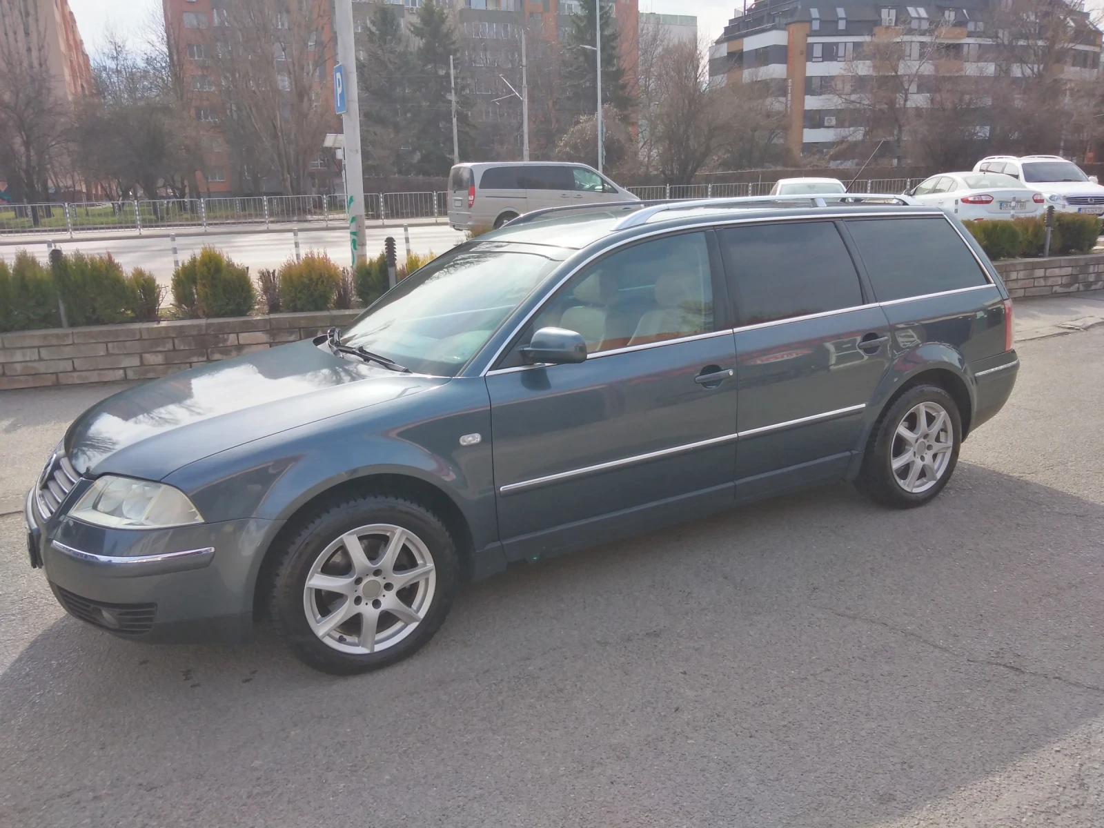VW Passat, снимка 14 - Автомобили и джипове - 53845231