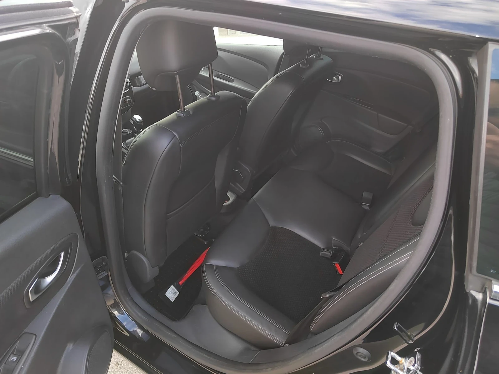 Renault Clio 1.5dci 110kc 6ск УНИКАТ, снимка 14 - Автомобили и джипове - 54083752