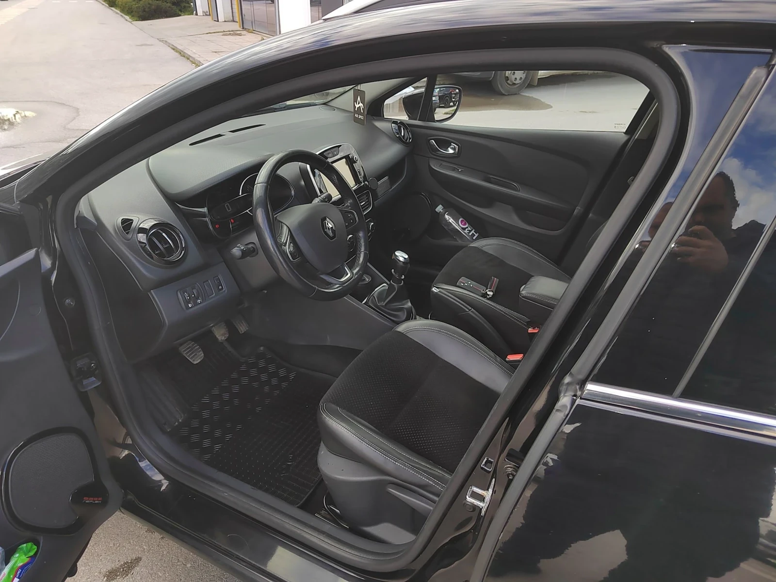 Renault Clio 1.5dci 110kc 6ск УНИКАТ, снимка 13 - Автомобили и джипове - 54083752