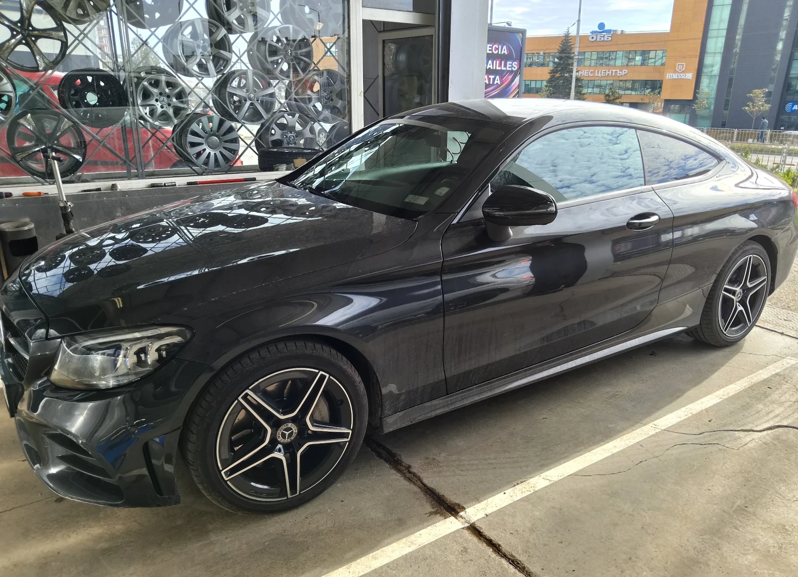 Mercedes-Benz C 300 Coupe AMG Line, снимка 4 - Автомобили и джипове - 54317651