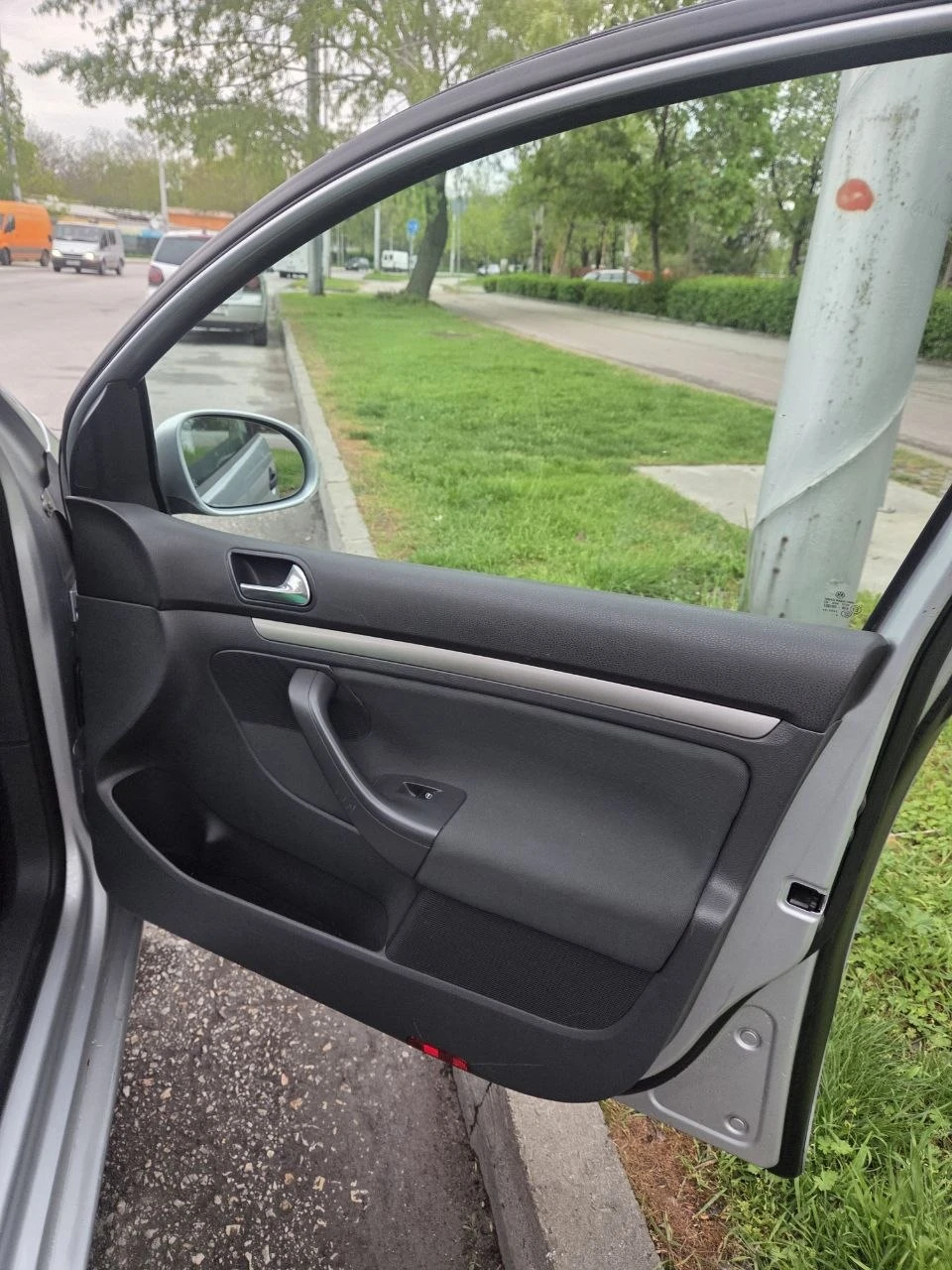 VW Golf 5, снимка 5 - Автомобили и джипове - 54365928