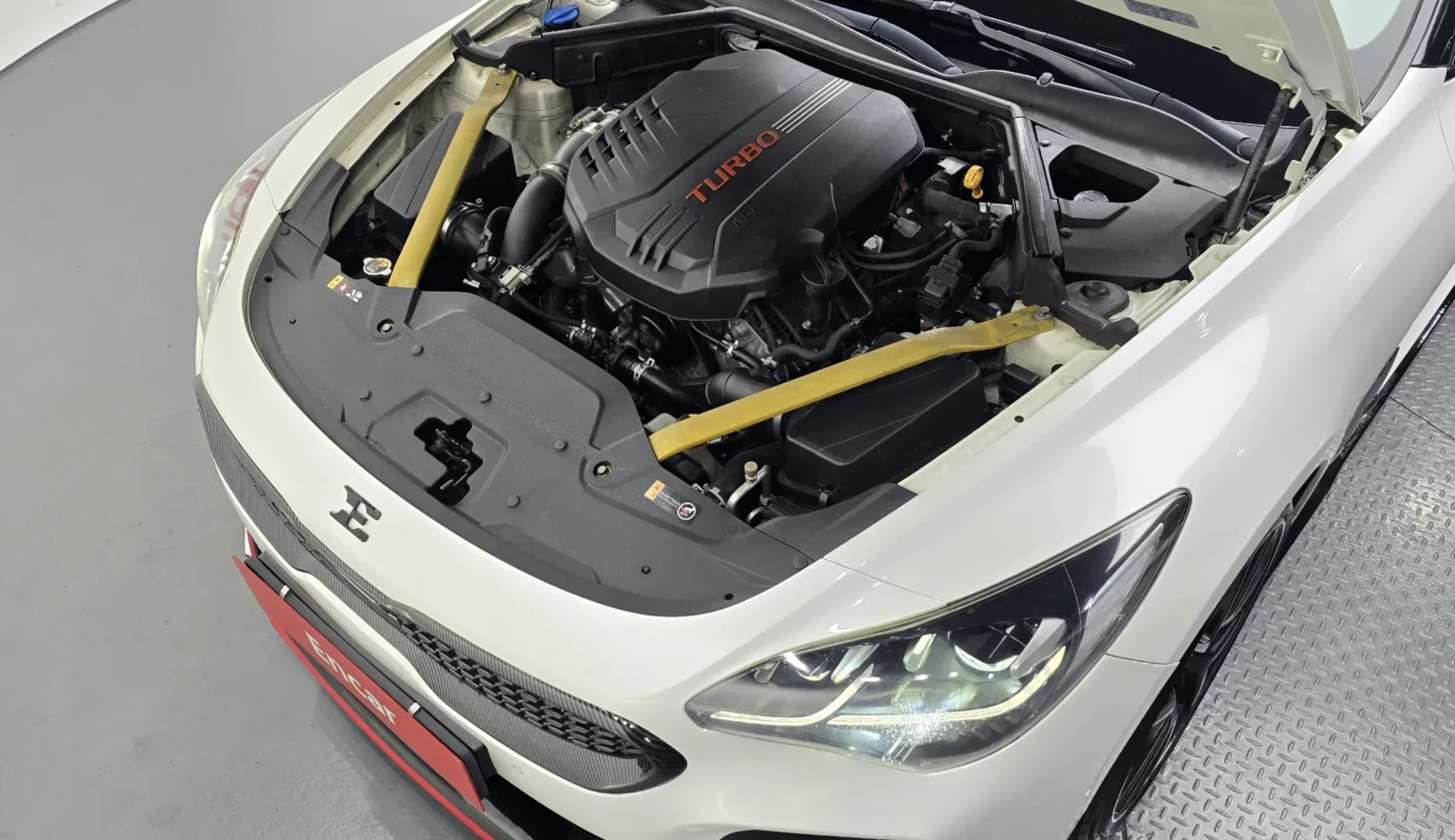 Kia Stinger GT 3.3/TUNING/ОБДУХ/360 КАМЕРИ/FULL!, снимка 6 - Автомобили и джипове - 54413721