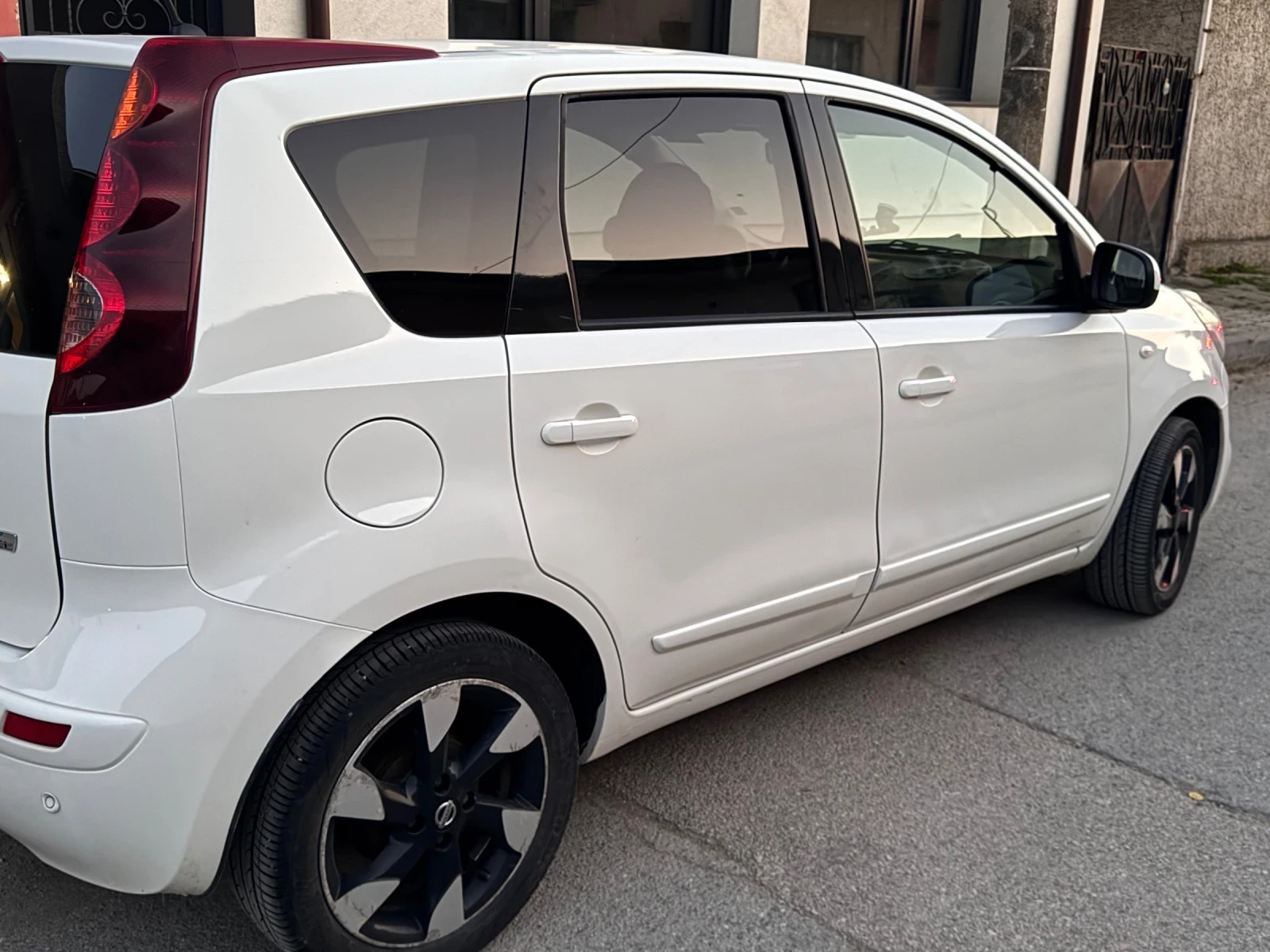 Nissan Note, снимка 4 - Автомобили и джипове - 55124645