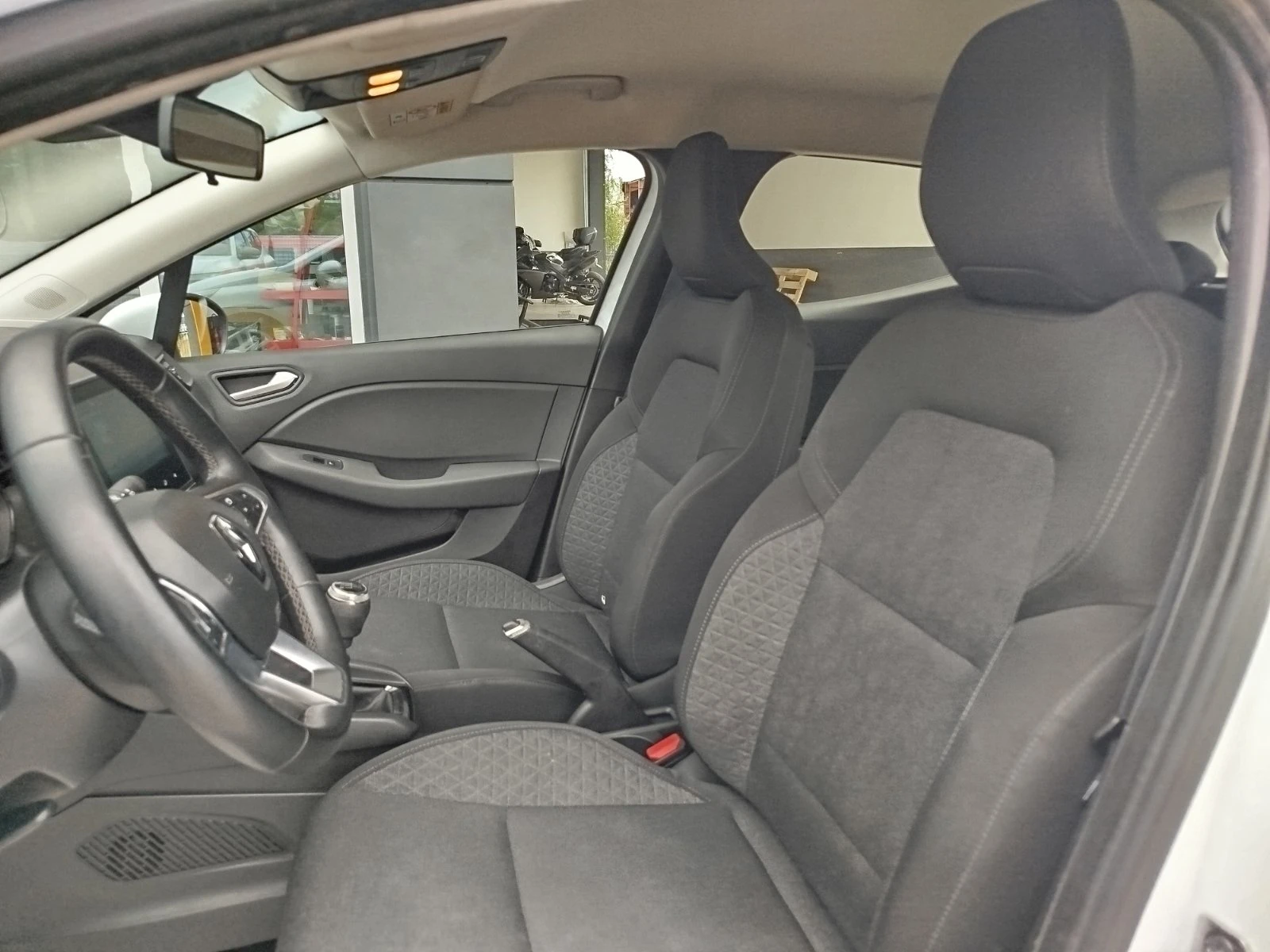 Renault Clio 1.0 TCe/ 100 к.с., снимка 11 - Автомобили и джипове - 55132804