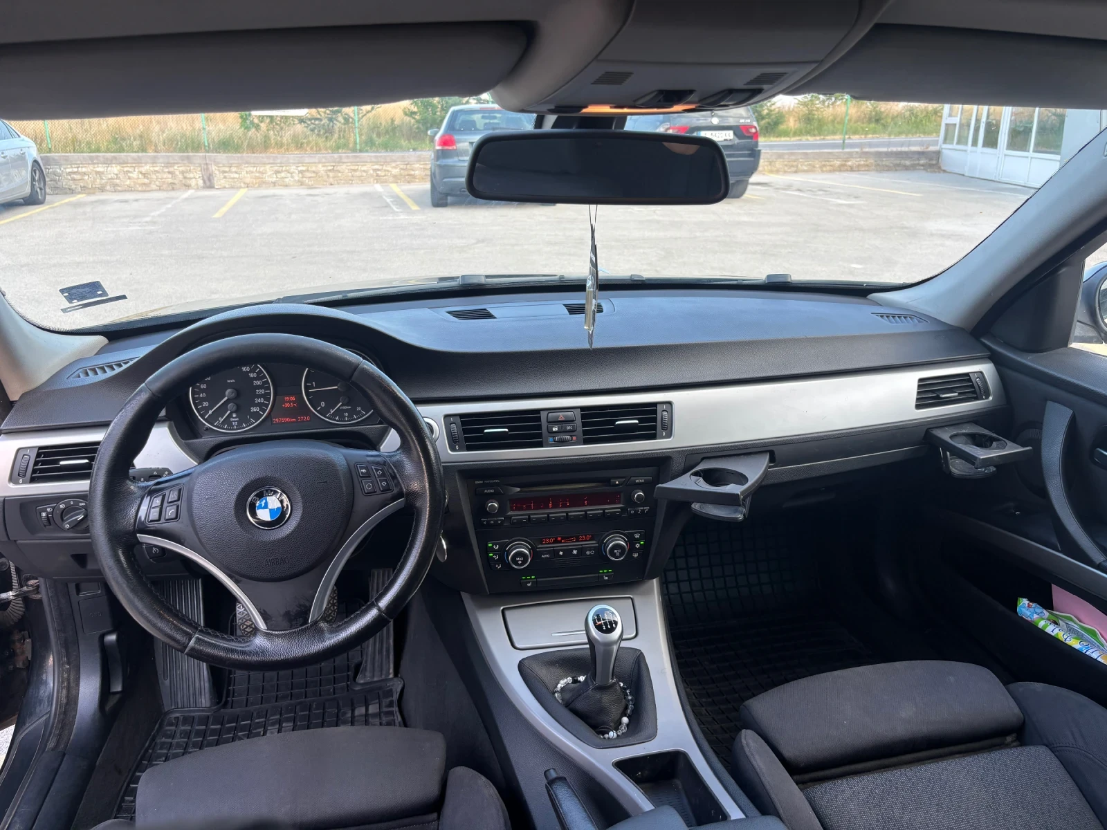 BMW 318, снимка 12 - Автомобили и джипове - 55150877