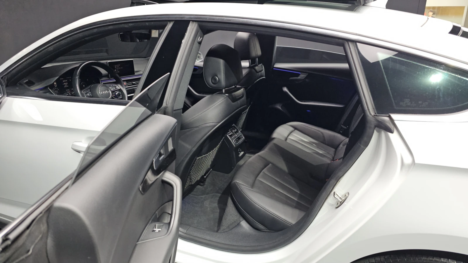 Audi A5 45 TFSI quattro* ЕЛ. БАГАЖНИК* HUD* КРАЙНА ЦЕНА, снимка 13 - Автомобили и джипове - 55318882
