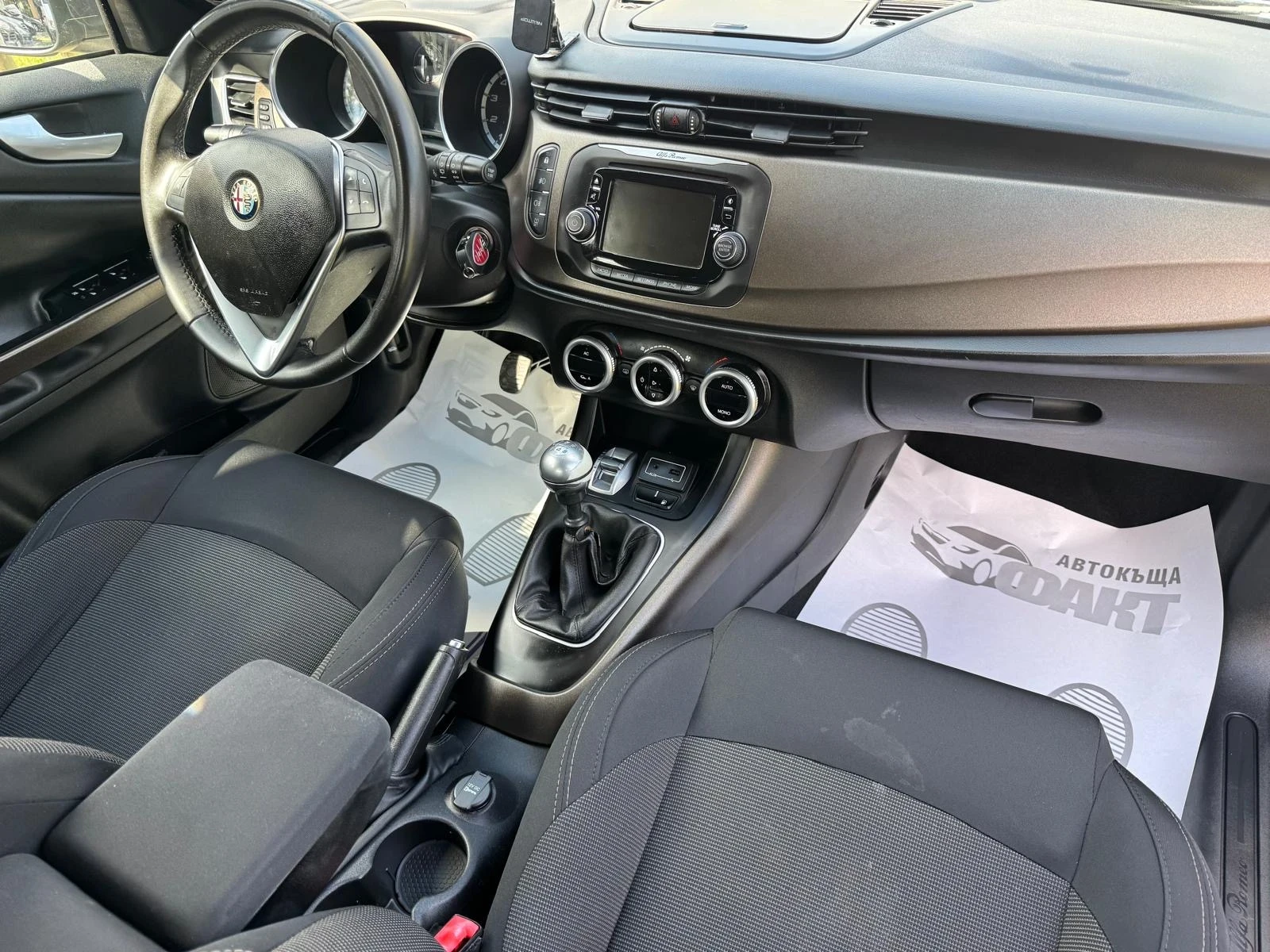 Alfa Romeo Giulietta 1.4i/ГАЗ, снимка 8 - Автомобили и джипове - 55331656