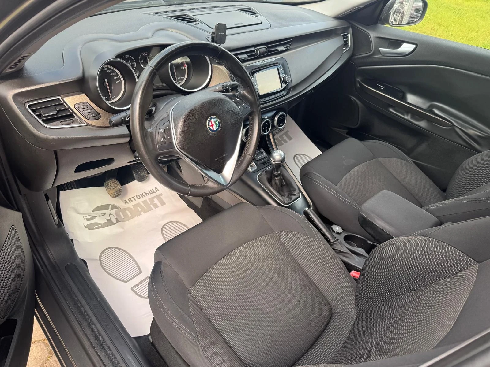 Alfa Romeo Giulietta 1.4i/ГАЗ, снимка 13 - Автомобили и джипове - 55331656