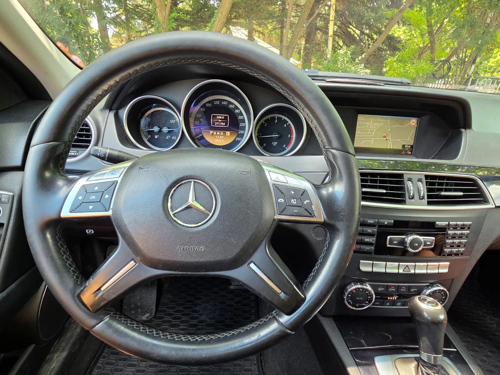 Mercedes-Benz C 220 CDI, снимка 14 - Автомобили и джипове - 55360657