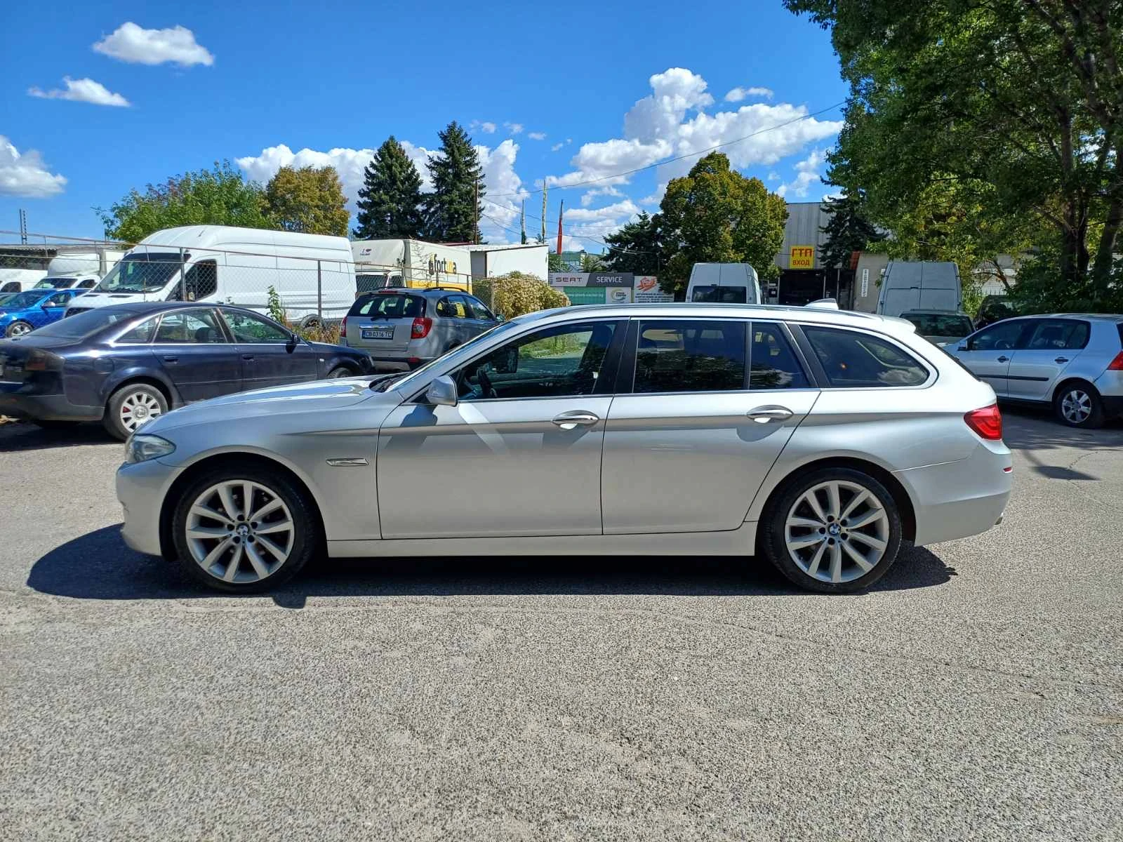 BMW 530 d Touring, снимка 4 - Автомобили и джипове - 56559855