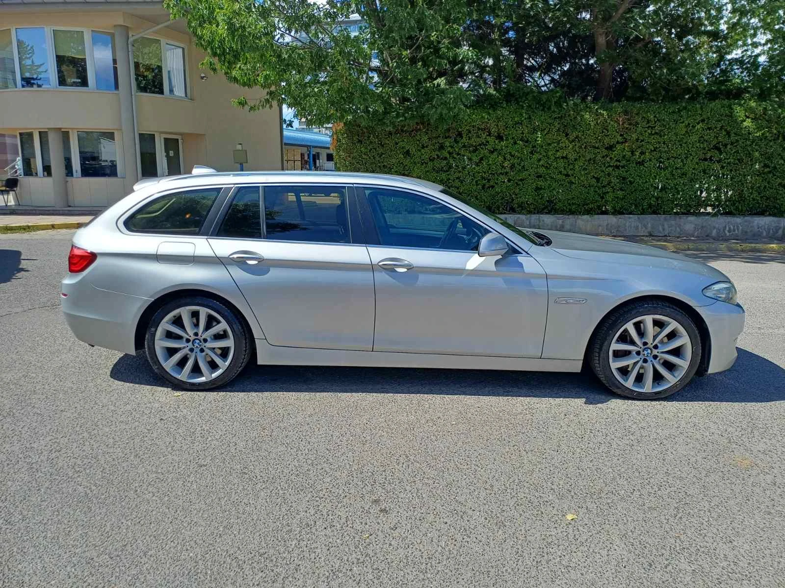 BMW 530 d Touring, снимка 5 - Автомобили и джипове - 56559855