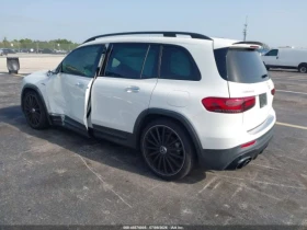 Mercedes-Benz GLB35AMG 4MATIC* КОЖА* ПОДГРЕВ* ПАНОРАМА* КАМЕРА* KEYLESS* , снимка 3