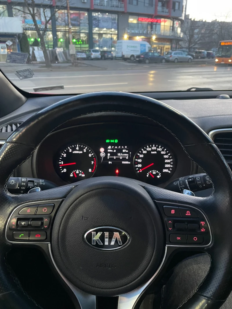 Kia Sportage, снимка 8 - Автомобили и джипове - 48868243